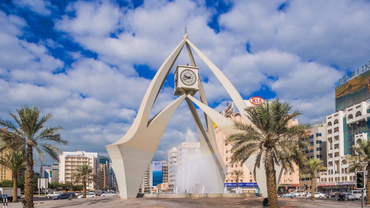 برج ساعت دیره